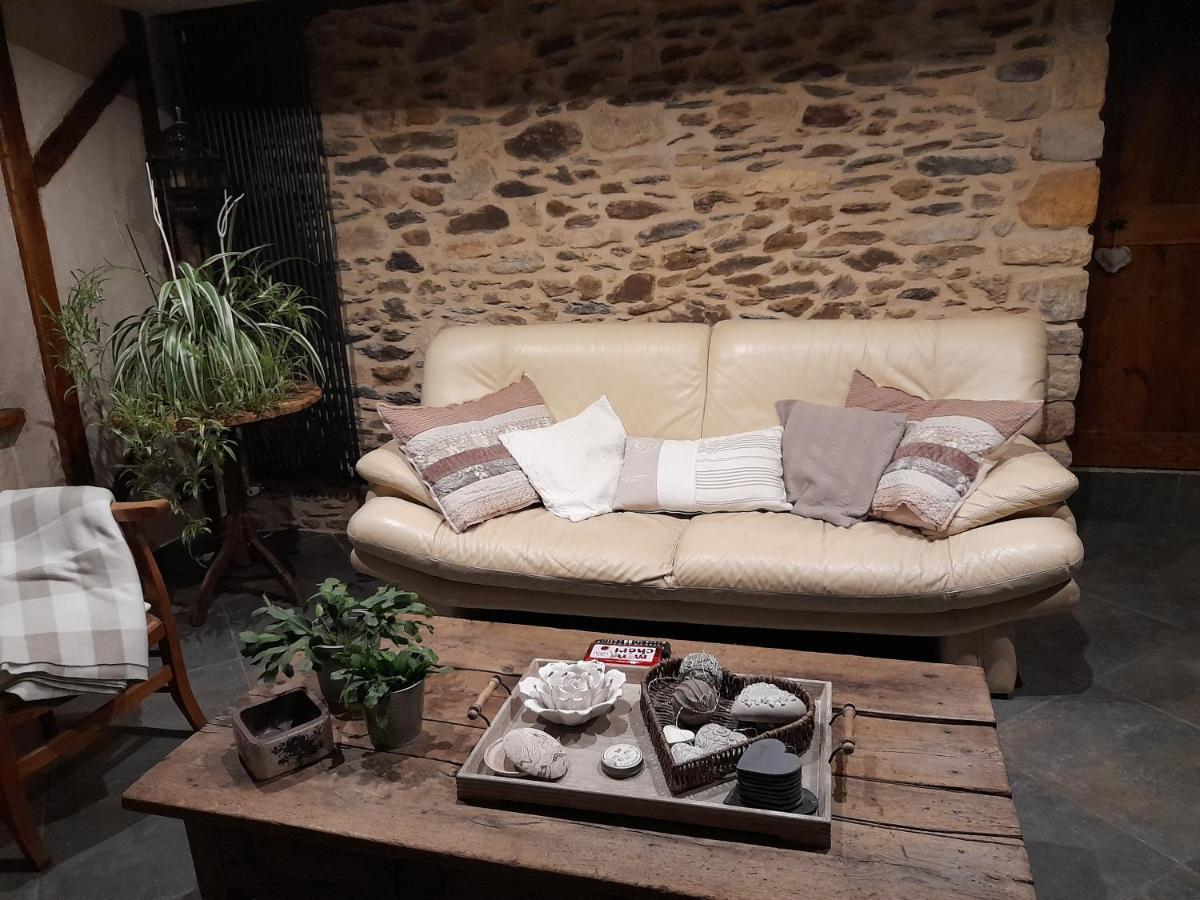 Les Hotes Du Lac, Chambres Et Tables D'Hotes Mandailles  Екстериор снимка