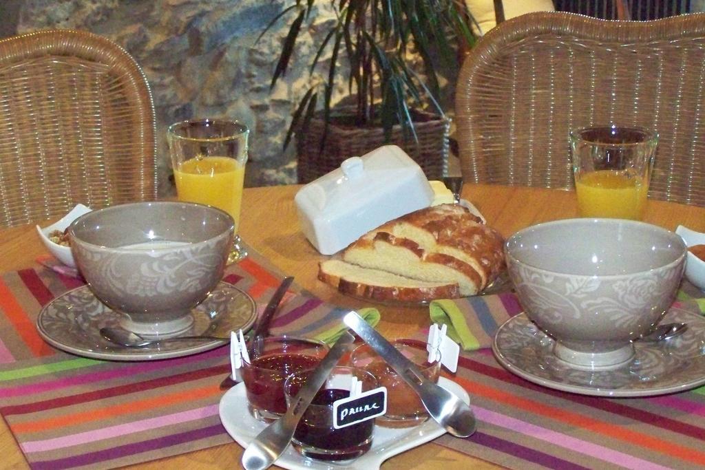 Les Hotes Du Lac, Chambres Et Tables D'Hotes Mandailles  Екстериор снимка