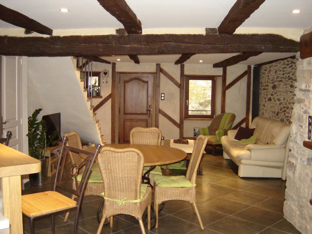 Les Hotes Du Lac, Chambres Et Tables D'Hotes Mandailles  Екстериор снимка