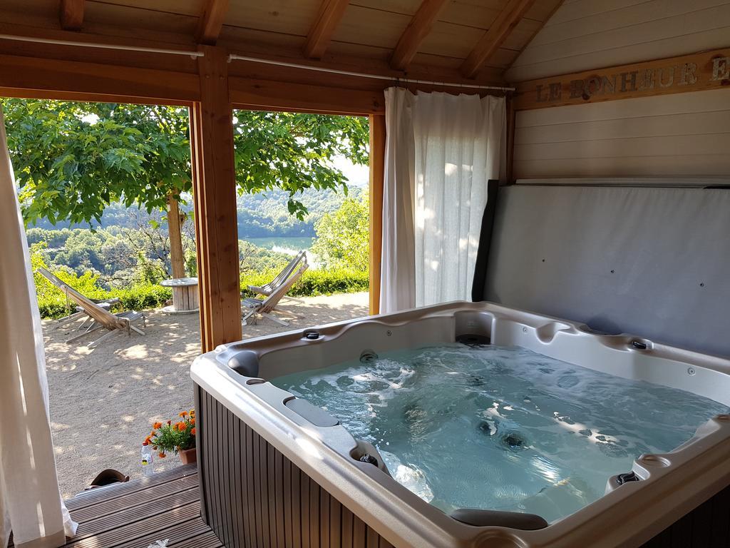 Les Hotes Du Lac, Chambres Et Tables D'Hotes Mandailles  Екстериор снимка
